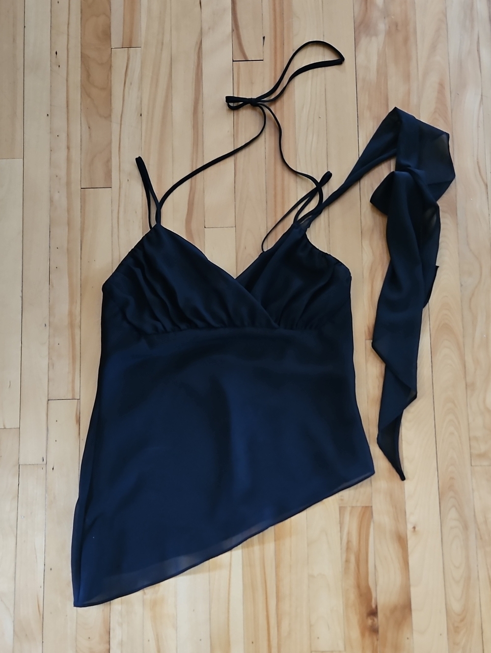 Historia Vintage Y2K Black Asymmetric Camisole Top